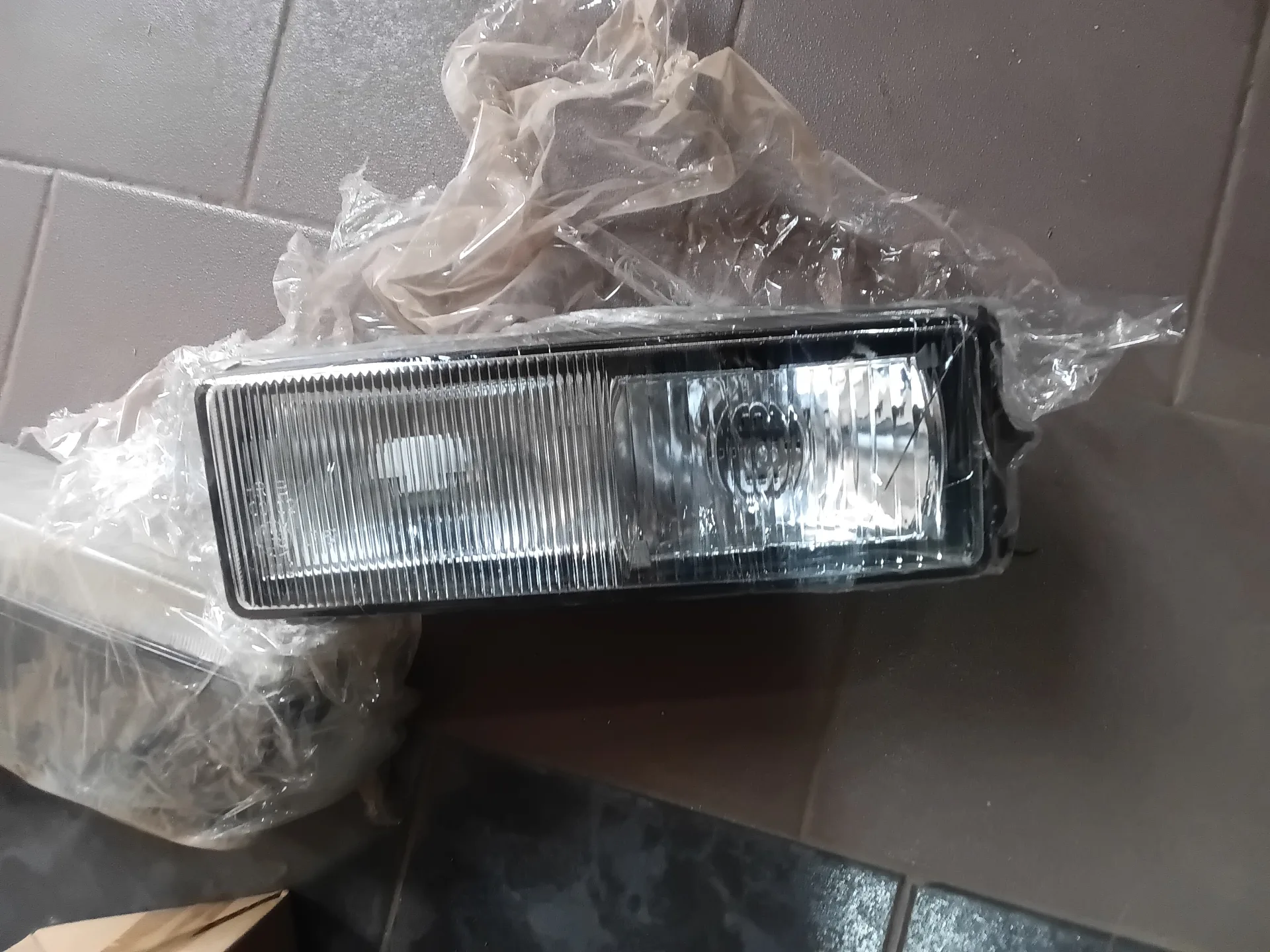 Anti-brouillard Rectangulaire Gauche DAF